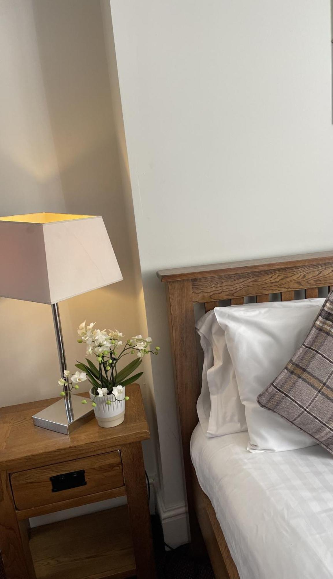 White Hart Hotel Wiveliscombe Δωμάτιο φωτογραφία