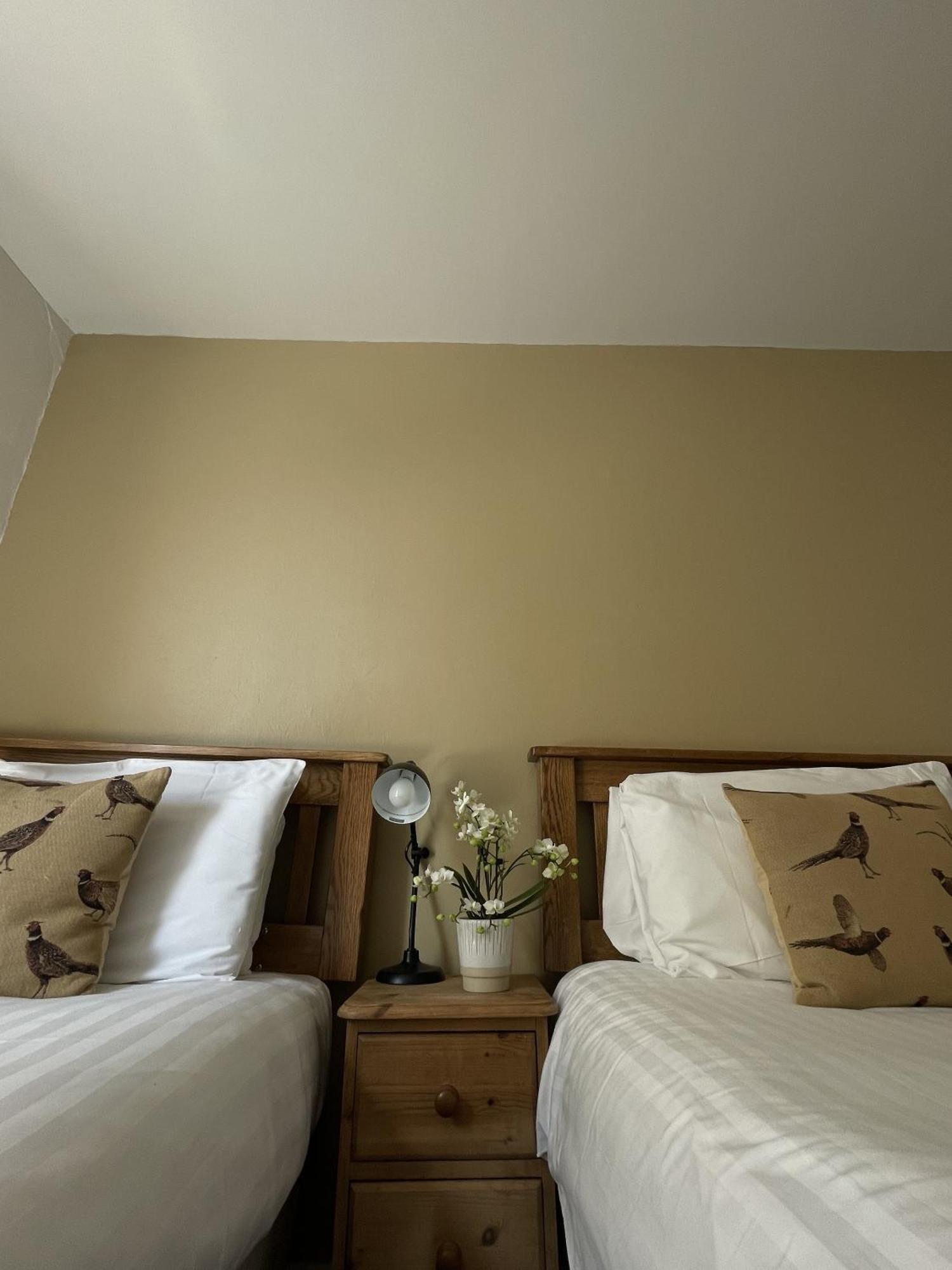 White Hart Hotel Wiveliscombe Δωμάτιο φωτογραφία