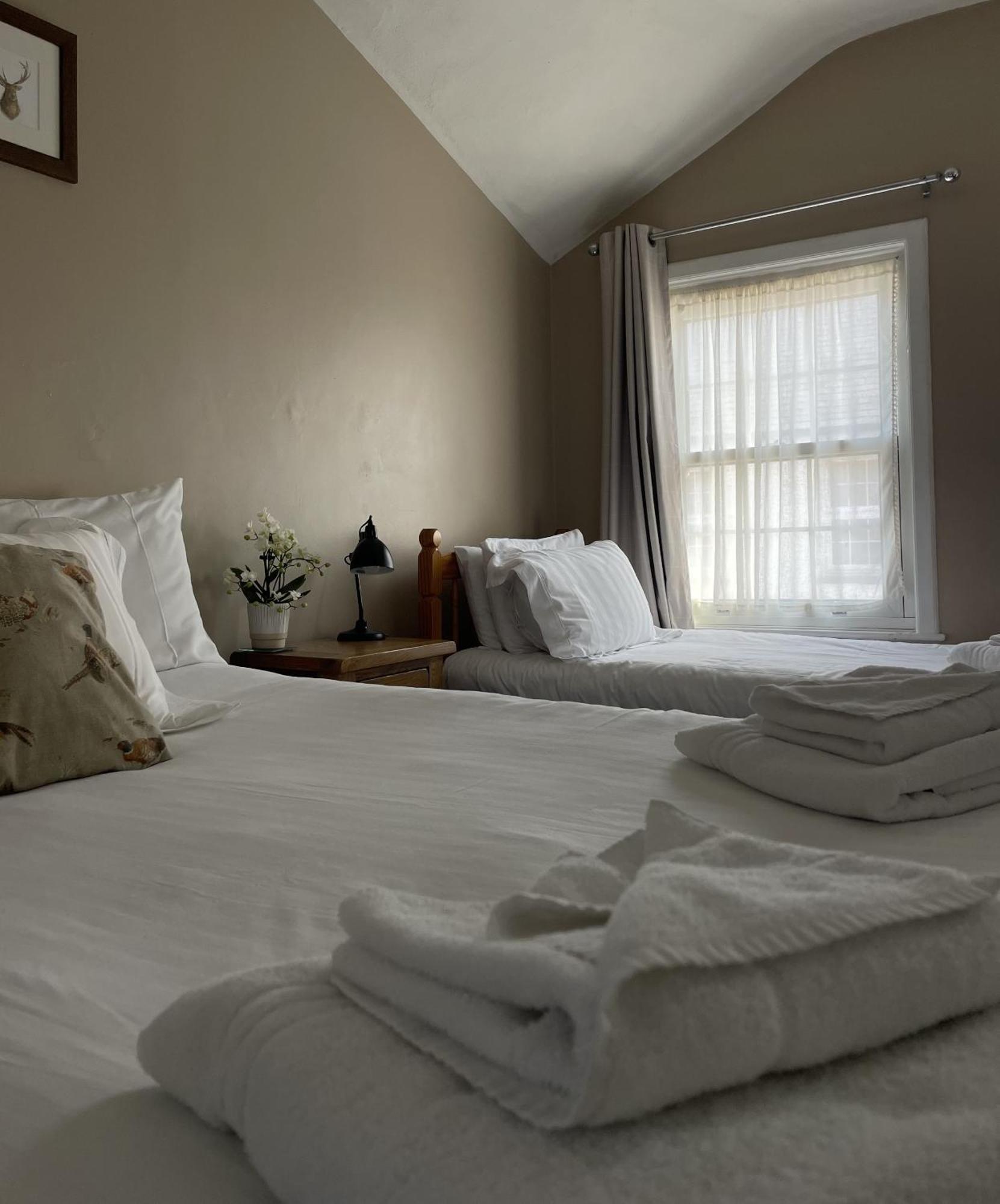 White Hart Hotel Wiveliscombe Δωμάτιο φωτογραφία